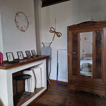 Maison Au Village Du Livre Montolieu Екстер'єр фото